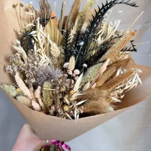 Neutrals with black dried bunch
